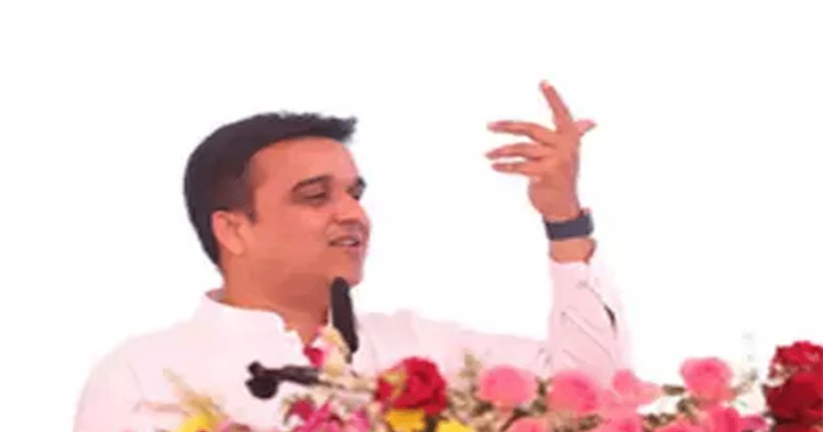 કચ્છમાં નાયબ મુખ્યમંત્રી હર્ષભાઈ સંઘવીએ કર્યું ધ્વજવંદન, BSF જવાનોની પ્રશંસા કરી