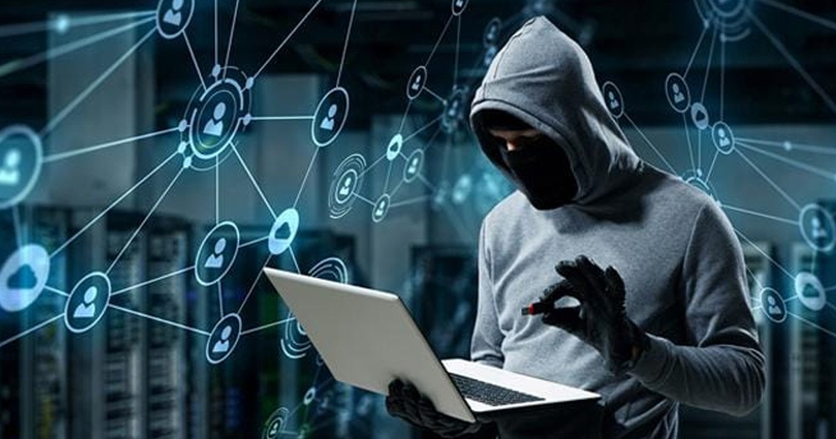 ધારીમાં “દાલબાટી”ના બહાને સાયબર છેતરપિંડી: ઝેરોક્ષ વેપારીના ખાતામાંથી ઉડ્યાં ₹51,000, ફ્રોડનો નવો ખતરનાક મોડસ ઓપરેન્ડી સામે આવ્યો