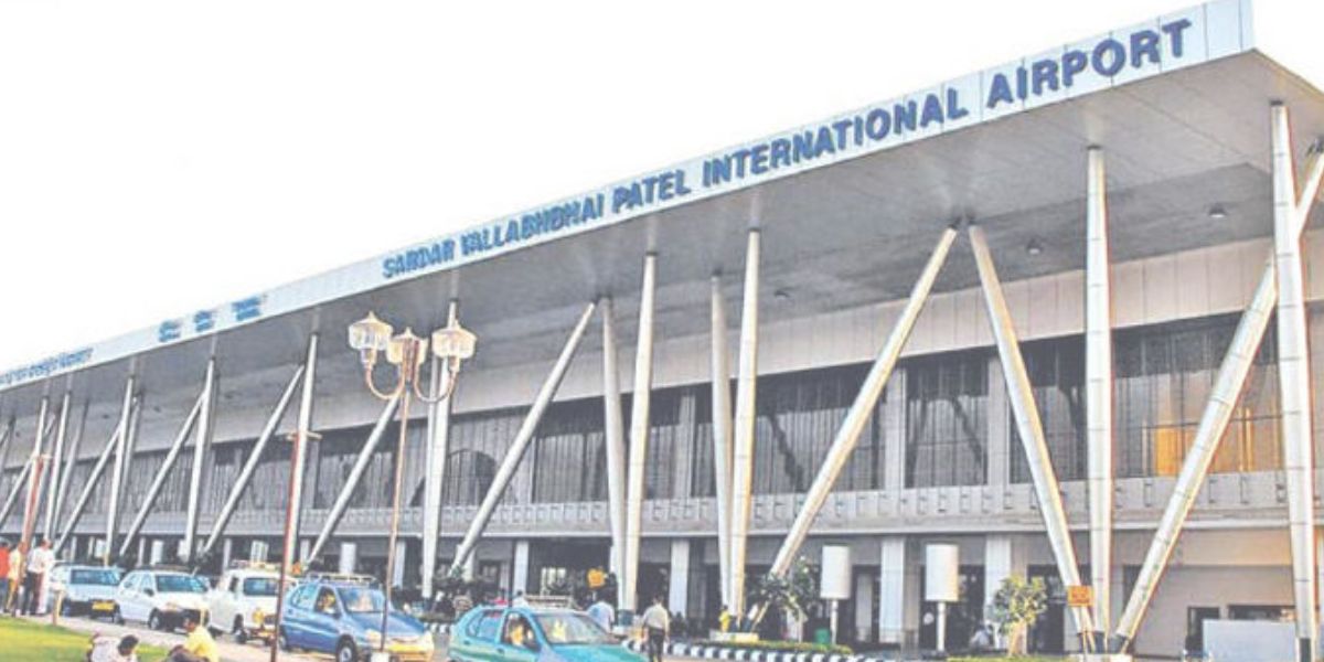 દિલ્હીમાં બ્લાસ્ટ બાદ મુસાફરોને અમદાવાદ એરપોર્ટ પર ત્રણ કલાક પહેલા પહોંચવા સૂચના