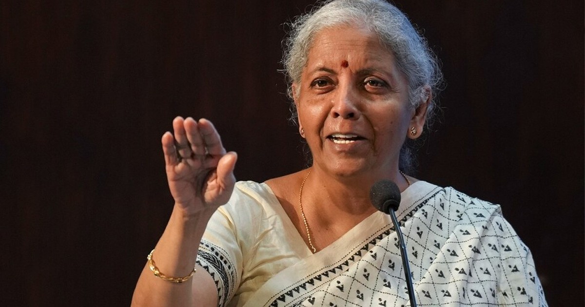 ડોલર સામે રૂપિયાના ઘટાડા પર નિર્મલા સીતારમણે આપ્યું નિવેદન, કહ્યું 'યુપીએ દરમિયાન, ફુગાવો ખૂબ ઊંચો હતો'