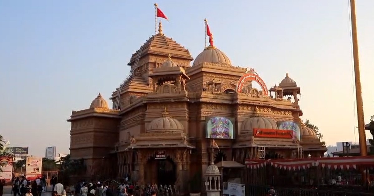 સાળંગપુર ધામે શ્રીકષ્ટભંજન દેવ હનુમાનજી દાદાનો ફૂલો સાથે ભવ્ય શણગાર, 251 કિલો બુંદીના લાડુનો અન્નકૂટ