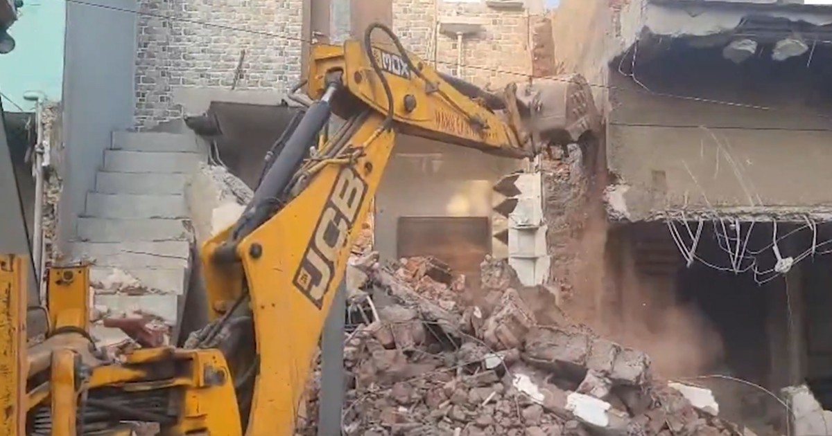 રાજકોટમાં આજથી ડિમોલિશન અભિયાન શરૂ: સમગ્ર કામગીરી ત્રણ દિવસ સુધી ચાલશે; સવારના 8 વાગ્યાથી જ મશીનો કાર્યરત