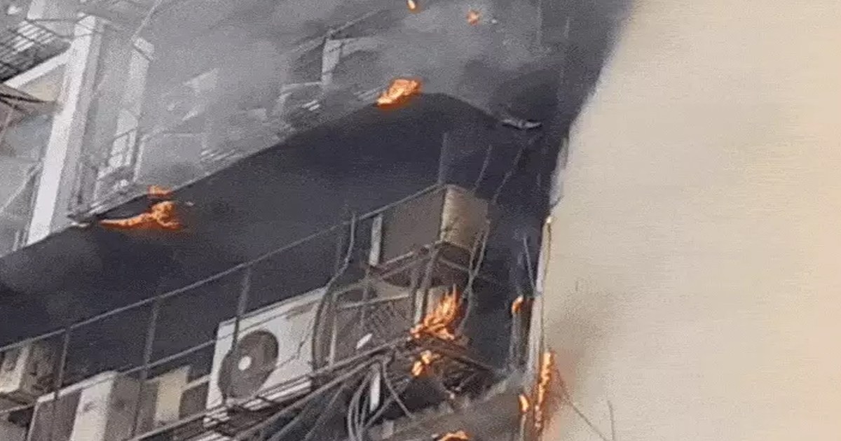 વડોદરામાં એસી આઉટડોરમાં લાગી આગ, કોમ્પ્લેક્સમાં એસી યુનિટ બનીને ખાખ