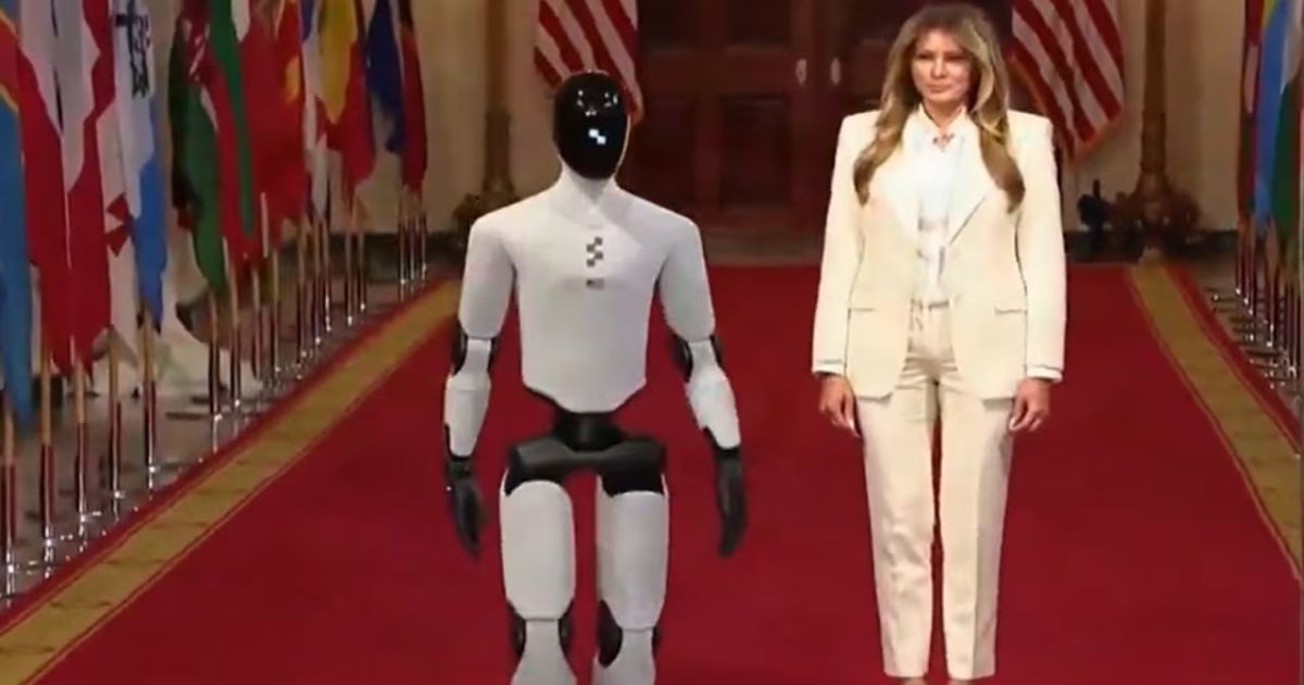 એલોન મસ્કના ટેસ્લા રોબોટે કર્યા સૂર્ય નમસ્કાર: ભારતીય સંસ્કૃતિનો વિશ્વમાં ડંકો