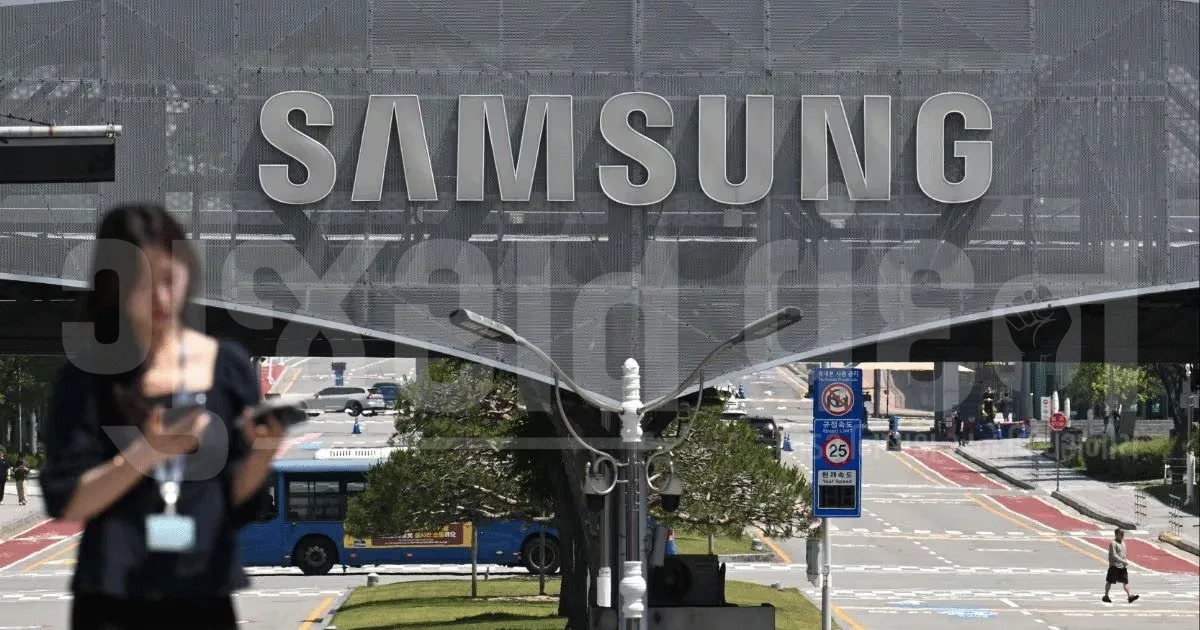 Samsung Indiaમાં છટણીની મોટી અસર! 100 જેટલા કર્મચારીઓની નોકરી ગઈ, મોંઘી મેમરી ચિપ બની મોટી મુશ્કેલી