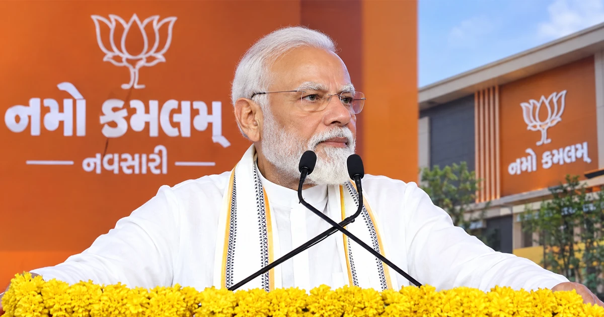 નવસારીમાં PM મોદીએ દેશના પ્રથમ AI સુવિધાસજ્જ ‘નમો કમલમ’નું કર્યું ઉદ્ઘાટન: ઢોલ-ત્રાંસા અને કળશ યાત્રા સાથે ભવ્ય સ્વાગત